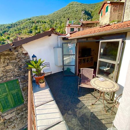Iconic Italian Townhouse W Rooftop Terrace & Mountain View, Пинья Экстерьер фото